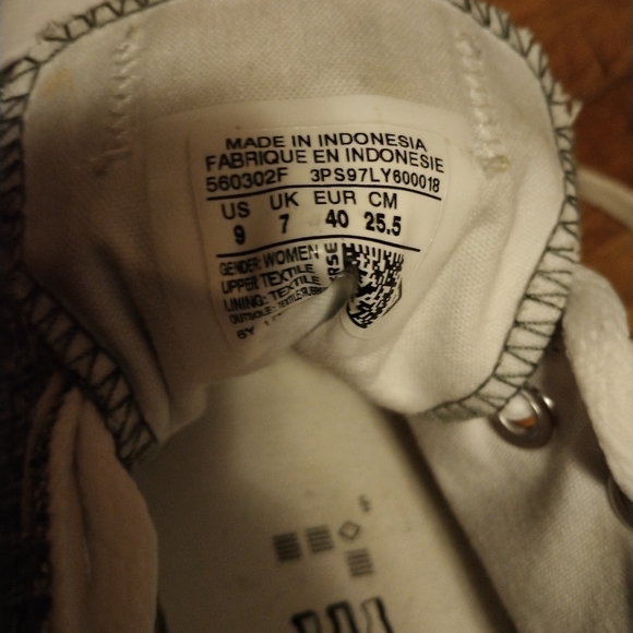 Converse All-star Silver Shoes - Picture 2 of 6